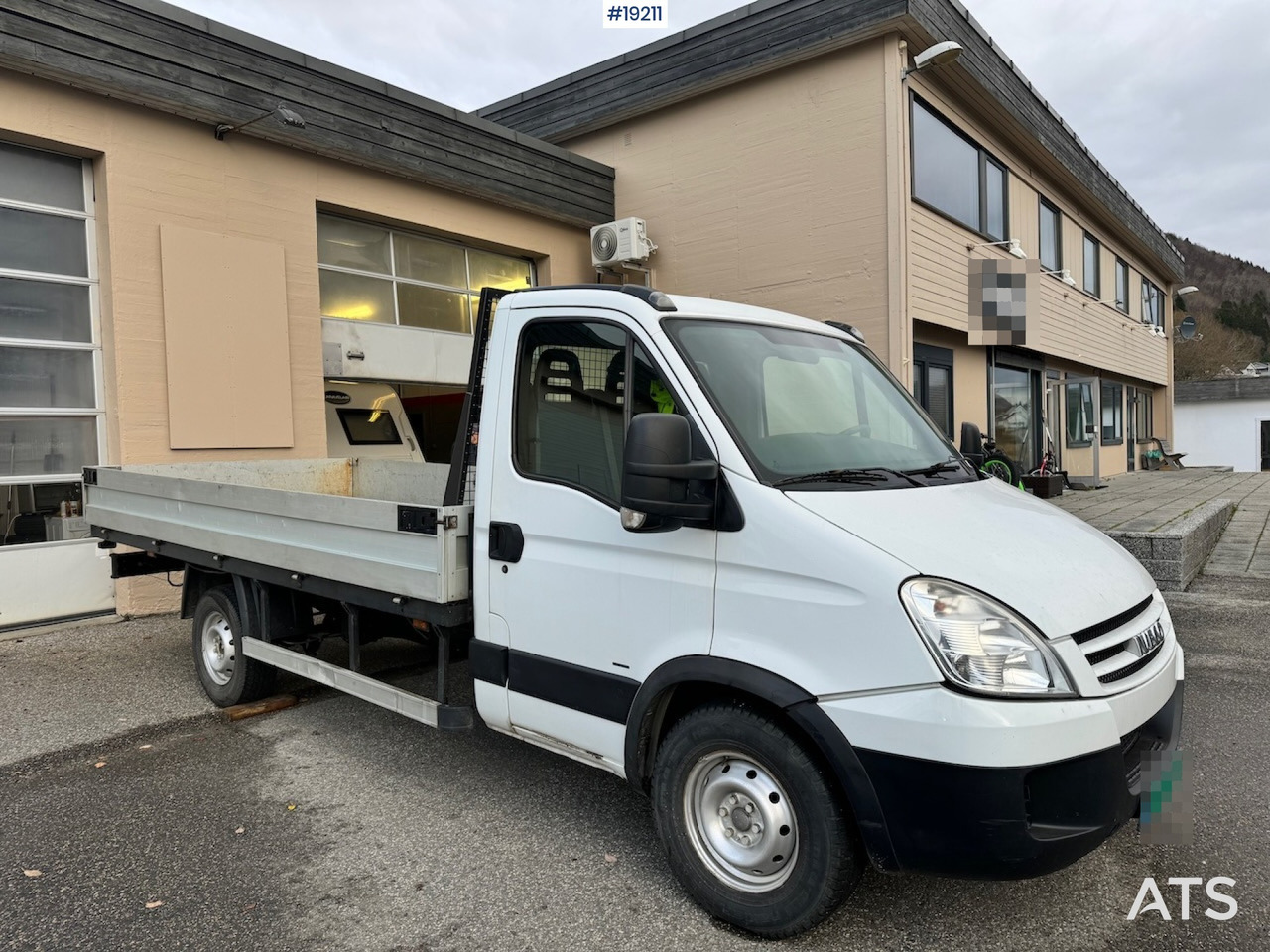 Pritsche LKW Iveco 35S14: das Bild 7