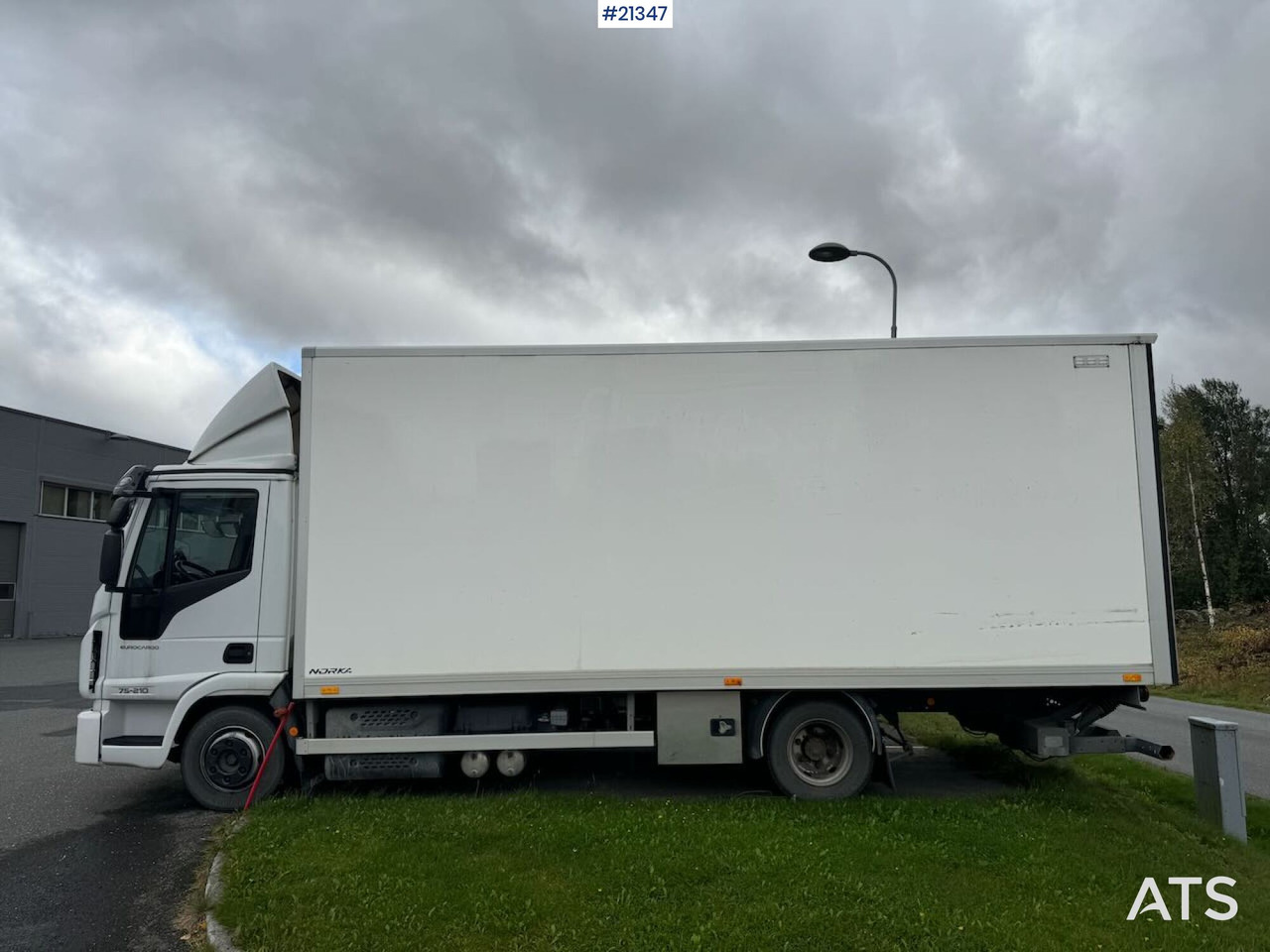Iveco Eurocargo 75-210 - Koffer LKW: das Bild 2 Iveco Eurocargo 75-210 - Koffer LKW: das Bild 2