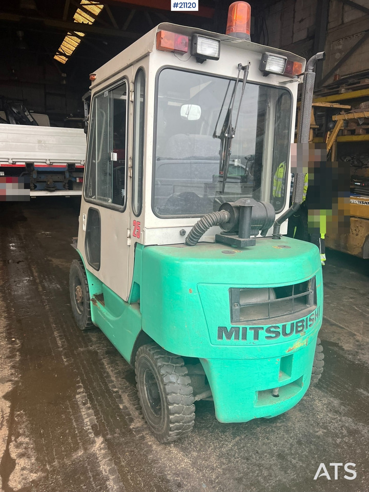 Mitsubishi FD-25 - Elektrostapler: das Bild 5 Mitsubishi FD-25 - Elektrostapler: das Bild 5