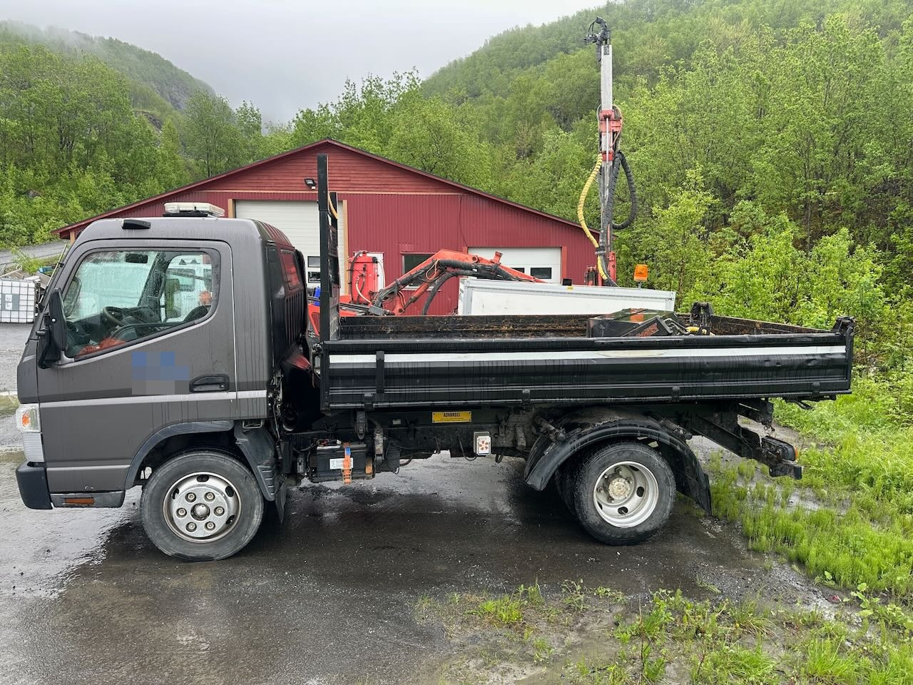 Mitsubishi Fuso - Pritsche LKW: das Bild 2 Mitsubishi Fuso - Pritsche LKW: das Bild 2