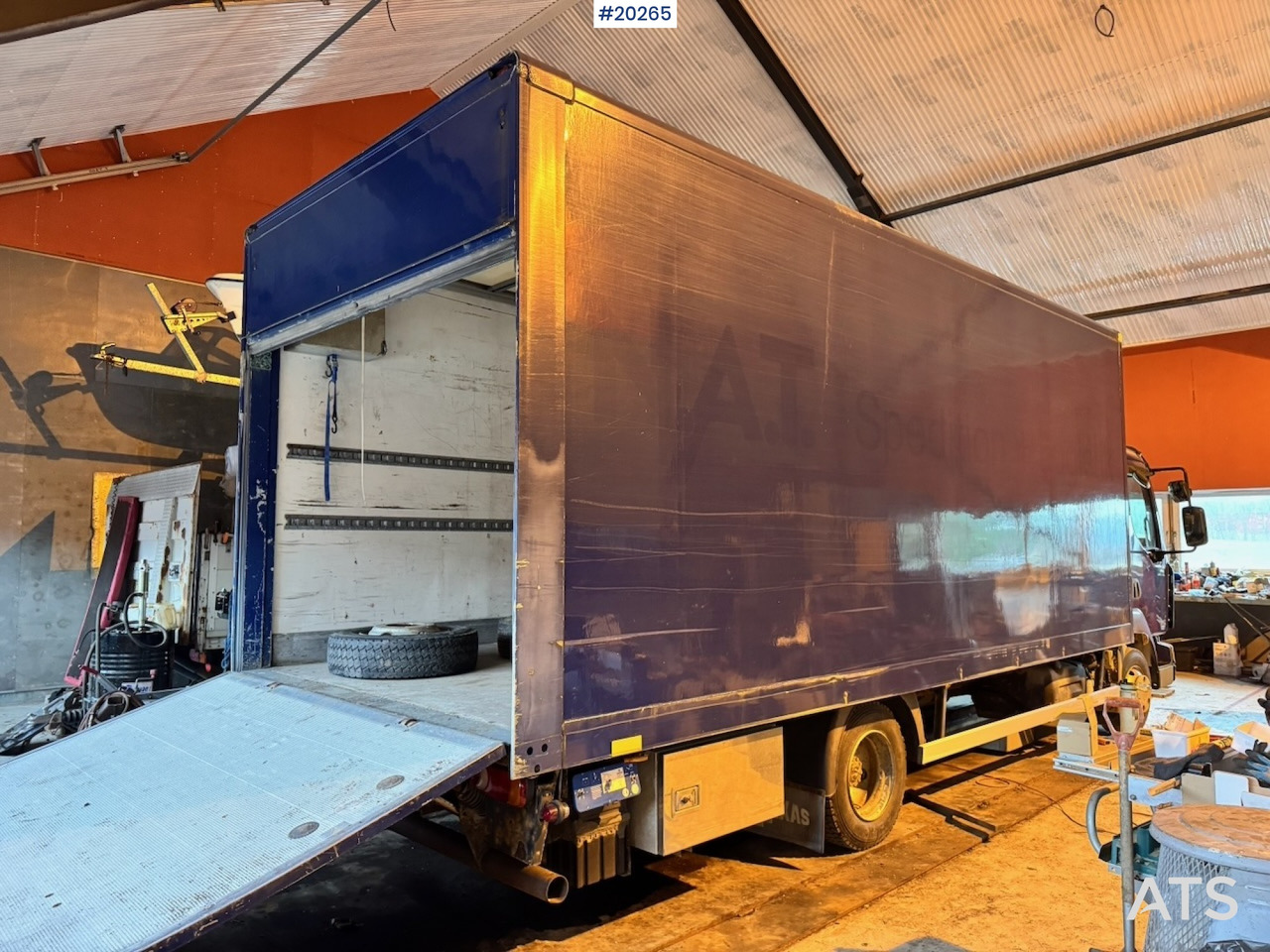 Renault midlum 220.08 - Koffer LKW: das Bild 3 Renault midlum 220.08 - Koffer LKW: das Bild 3