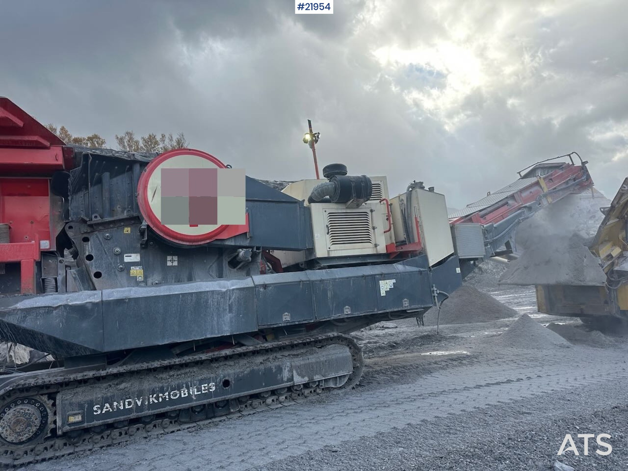 Sandvik UJ440i kjeftknuser. SE VIDEO. - Backenbrecher: das Bild 4 Sandvik UJ440i kjeftknuser. SE VIDEO. - Backenbrecher: das Bild 4