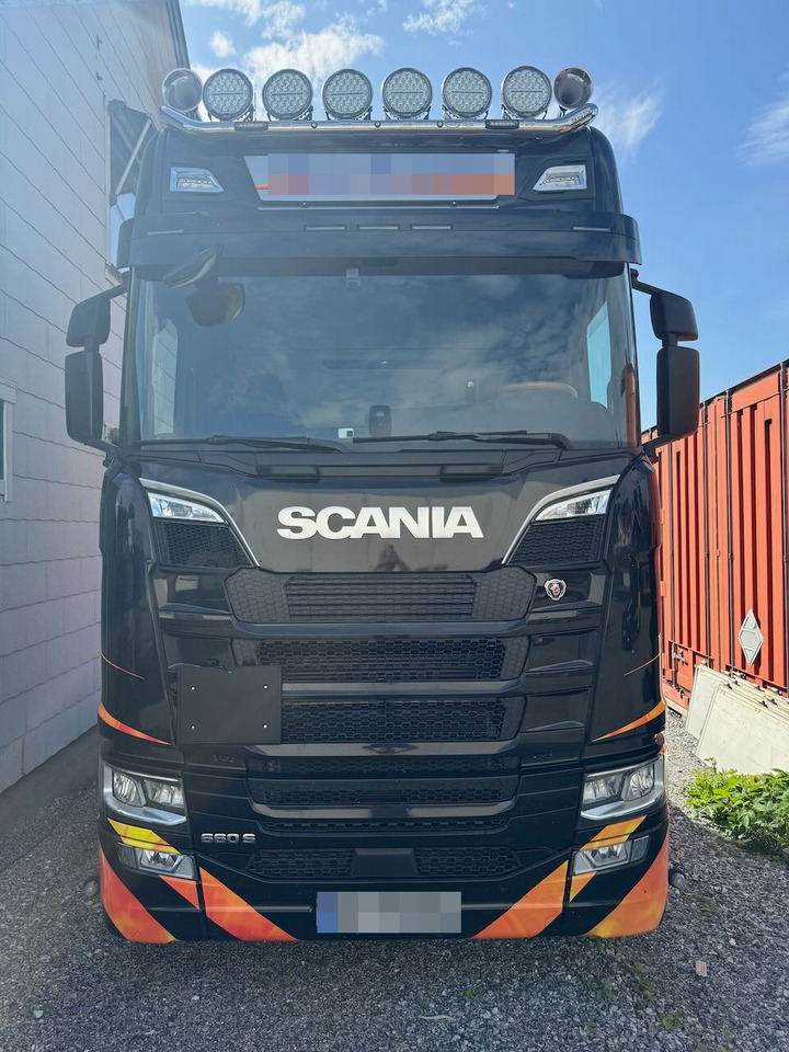 Scania S660 - Sattelzugmaschine: das Bild 2 Scania S660 - Sattelzugmaschine: das Bild 2