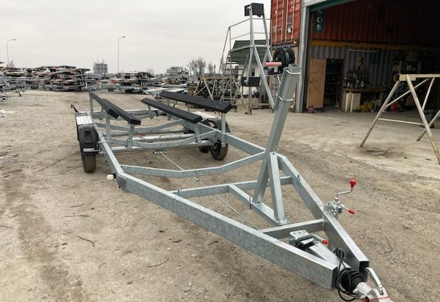 Boro Przyczepa PODŁODZIOWA 7,80M! - Bootstrailer: das Bild 1 Boro Przyczepa PODŁODZIOWA 7,80M! - Bootstrailer: das Bild 1