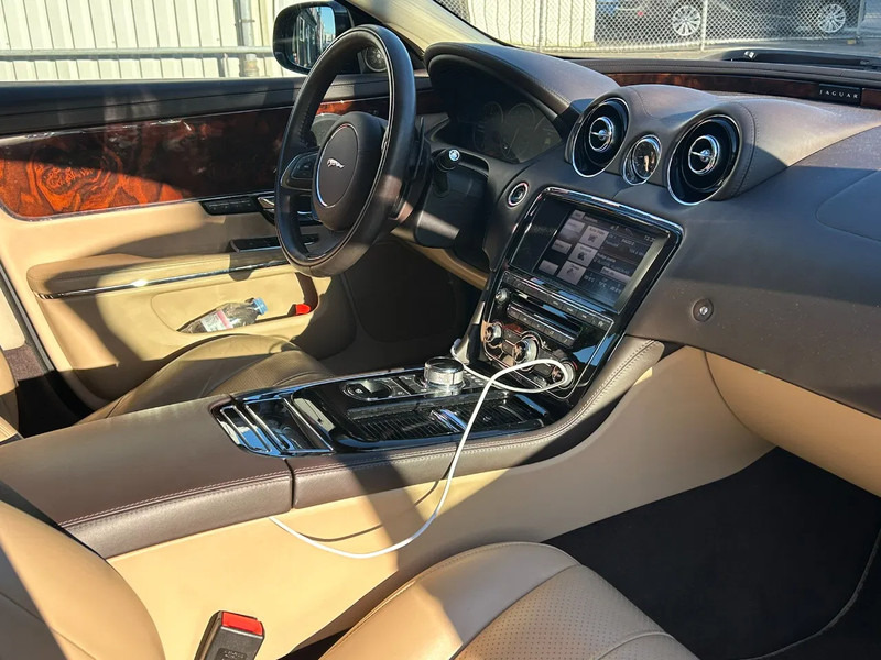 Limousine Jaguar XJ 3.0 V6D 275 PK /AUTOM / PANO DAK / VOL LEDER / MERIDAN / EXPORT PRICE: das Bild 6