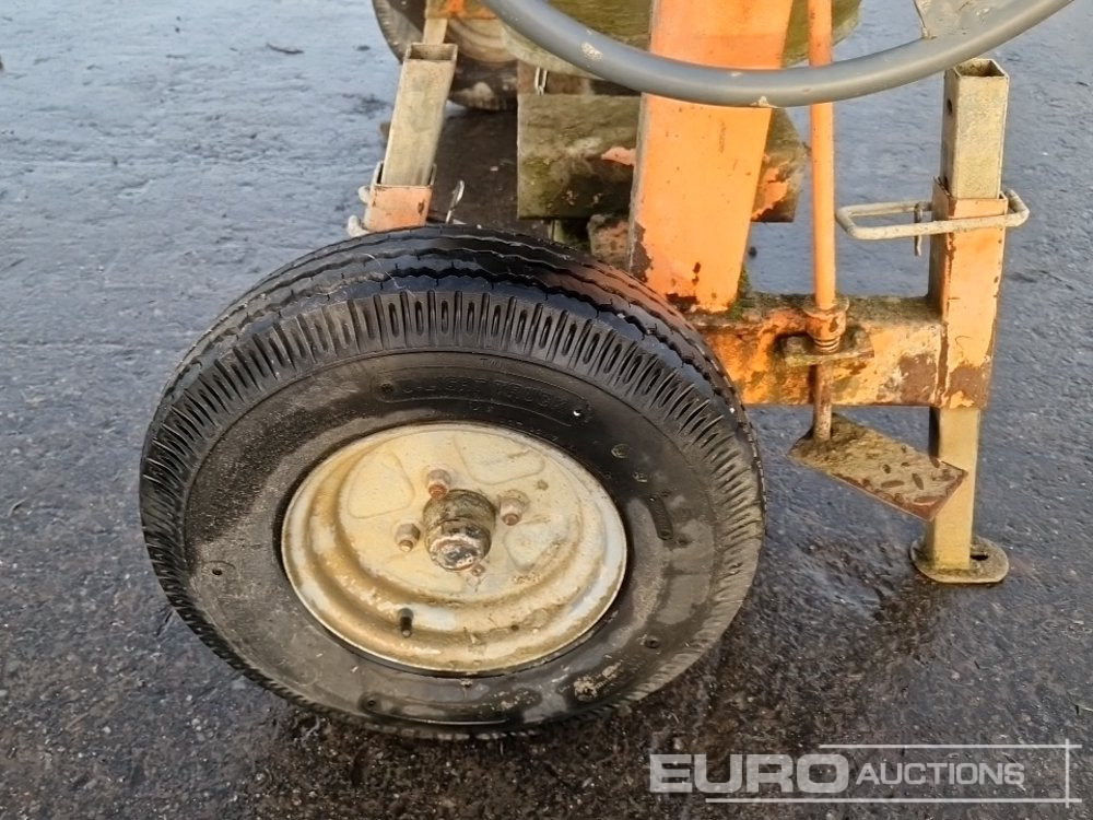 2010 Altrad Concrete Mixer, 350 Litre, Honda Engine - Betonmischer: das Bild 5 2010 Altrad Concrete Mixer, 350 Litre, Honda Engine - Betonmischer: das Bild 5