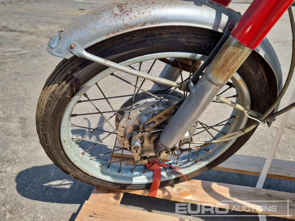 Honda 125 - Motorrad: das Bild 5 Honda 125 - Motorrad: das Bild 5