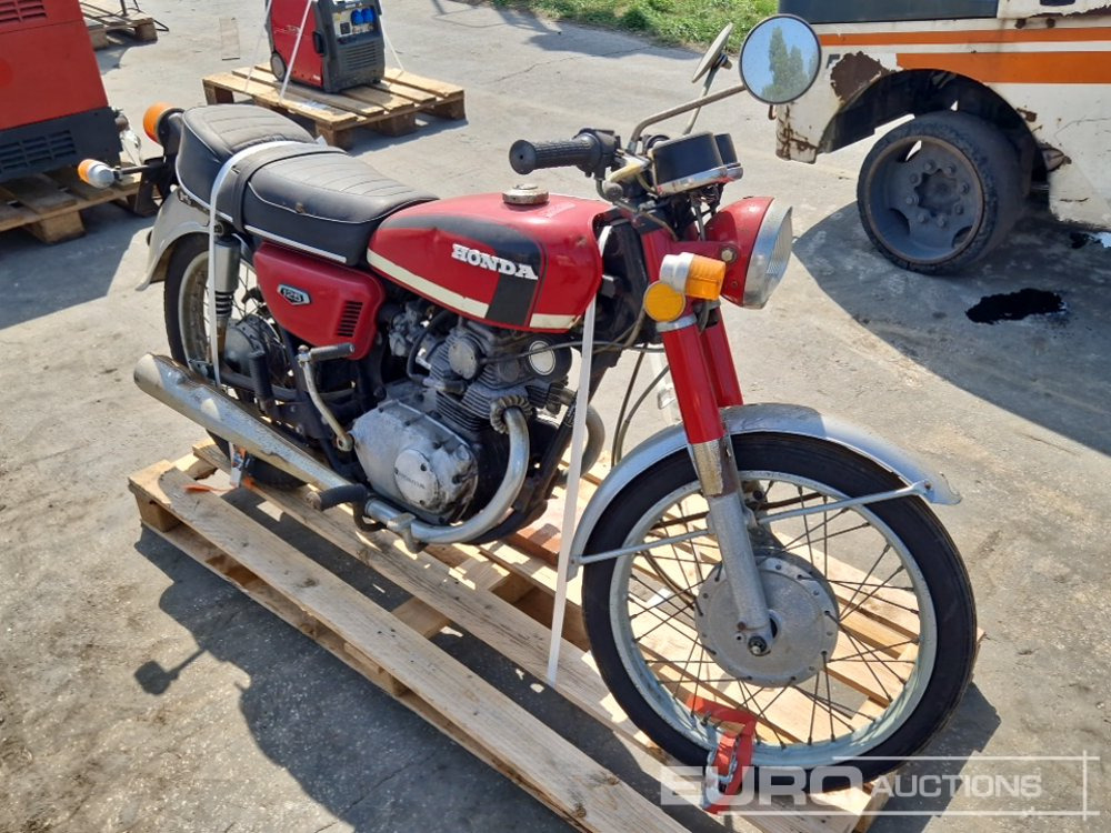Honda 125 - Motorrad: das Bild 4 Honda 125 - Motorrad: das Bild 4