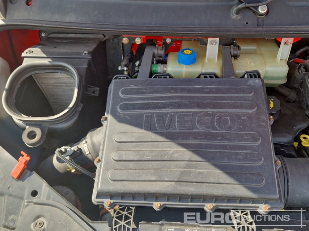 Pritsche Transporter Iveco Daily 35C13: das Bild 15
