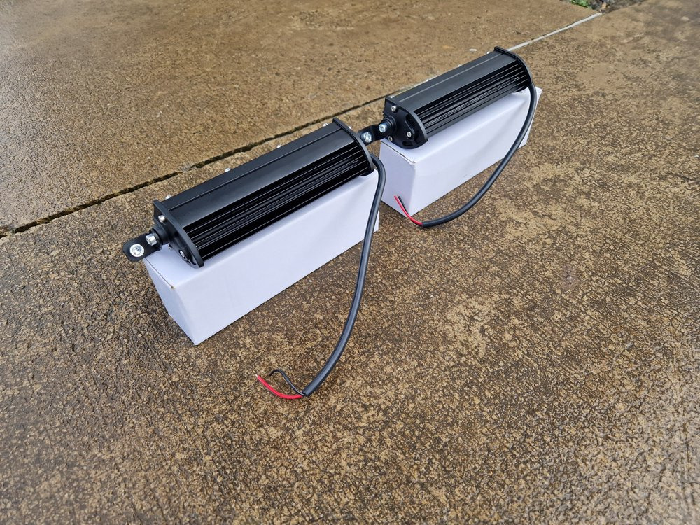 Unused 7" 60W LED Light Bar, Mounting Brackets, IP68 Waterproof (2 of) - Werkstattgerät: das Bild 2 Unused 7" 60W LED Light Bar, Mounting Brackets, IP68 Waterproof (2 of) - Werkstattgerät: das Bild 2