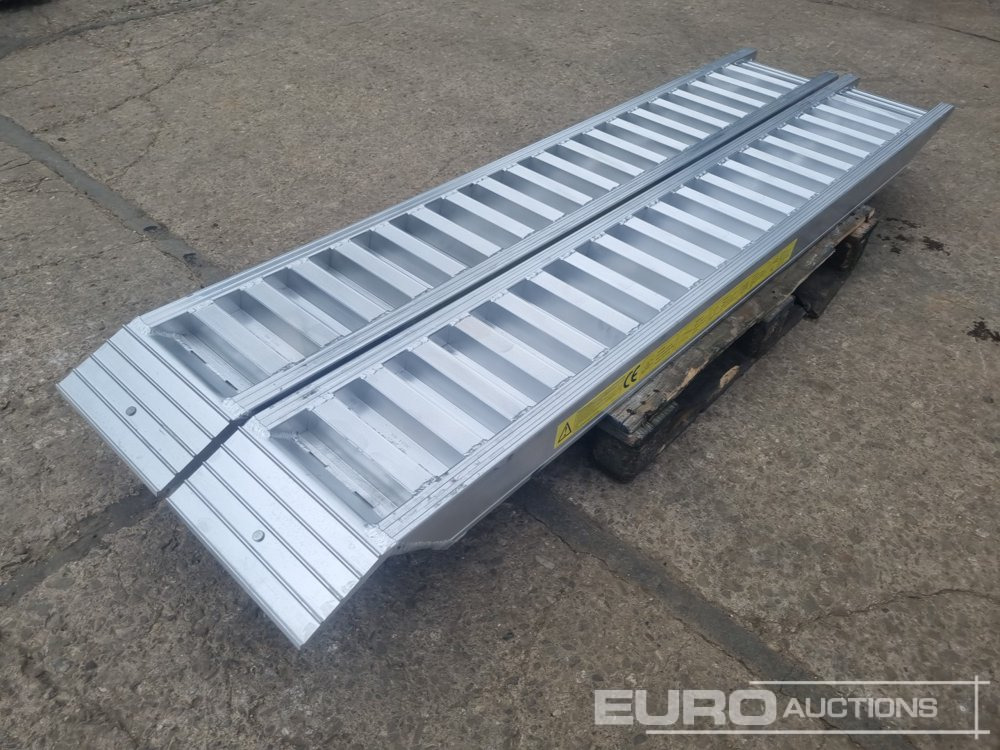Unused Set of Aluminium Ramps, 250cm, 6,000kg - Werkstattgerät: das Bild 3 Unused Set of Aluminium Ramps, 250cm, 6,000kg - Werkstattgerät: das Bild 3