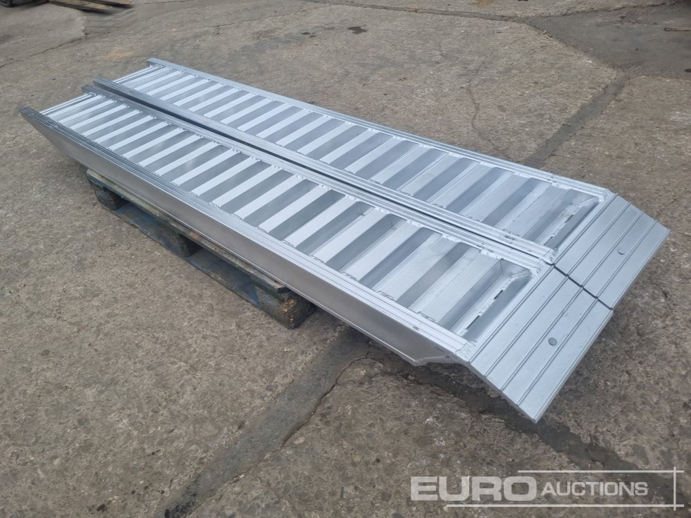 Unused Set of Aluminium Ramps, 250cm, 6,000kg - Werkstattgerät: das Bild 2 Unused Set of Aluminium Ramps, 250cm, 6,000kg - Werkstattgerät: das Bild 2