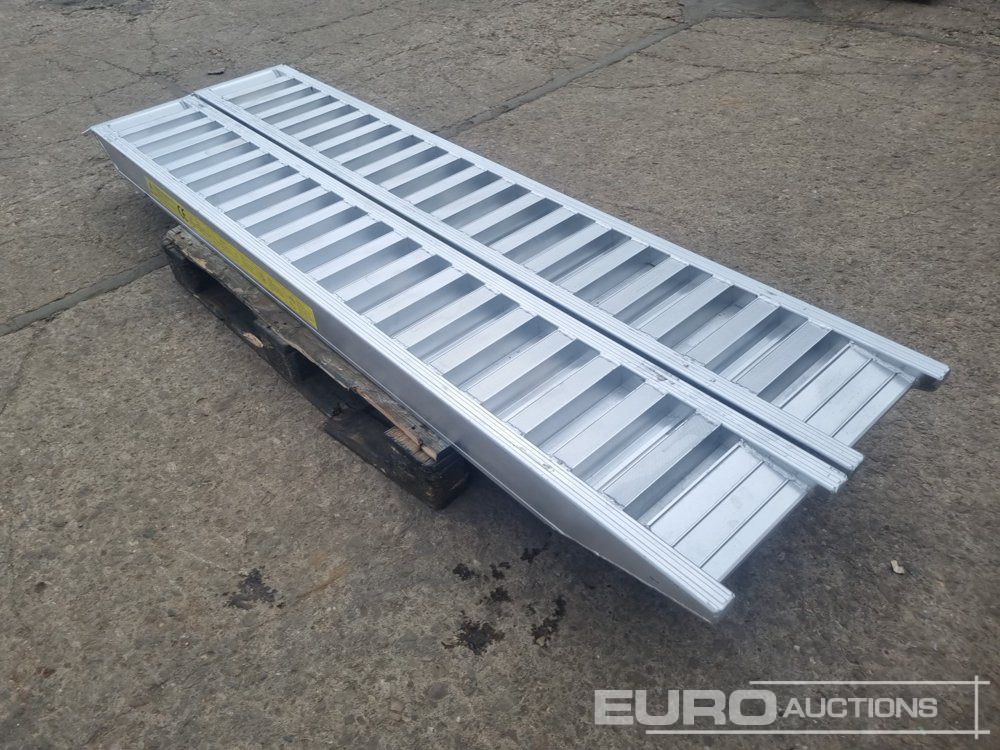 Unused Set of Aluminium Ramps, 250cm, 6,000kg - Werkstattgerät: das Bild 4 Unused Set of Aluminium Ramps, 250cm, 6,000kg - Werkstattgerät: das Bild 4