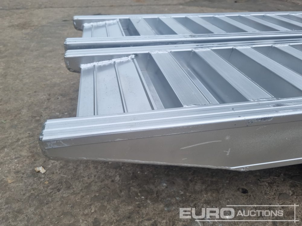 Unused Set of Aluminium Ramps, 250cm, 6,000kg - Werkstattgerät: das Bild 5 Unused Set of Aluminium Ramps, 250cm, 6,000kg - Werkstattgerät: das Bild 5