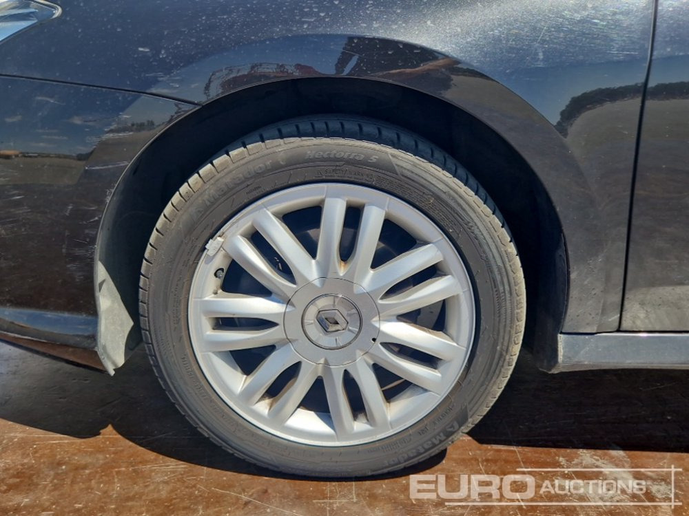 2010 Renault Laguna - PKW: das Bild 5 2010 Renault Laguna - PKW: das Bild 5