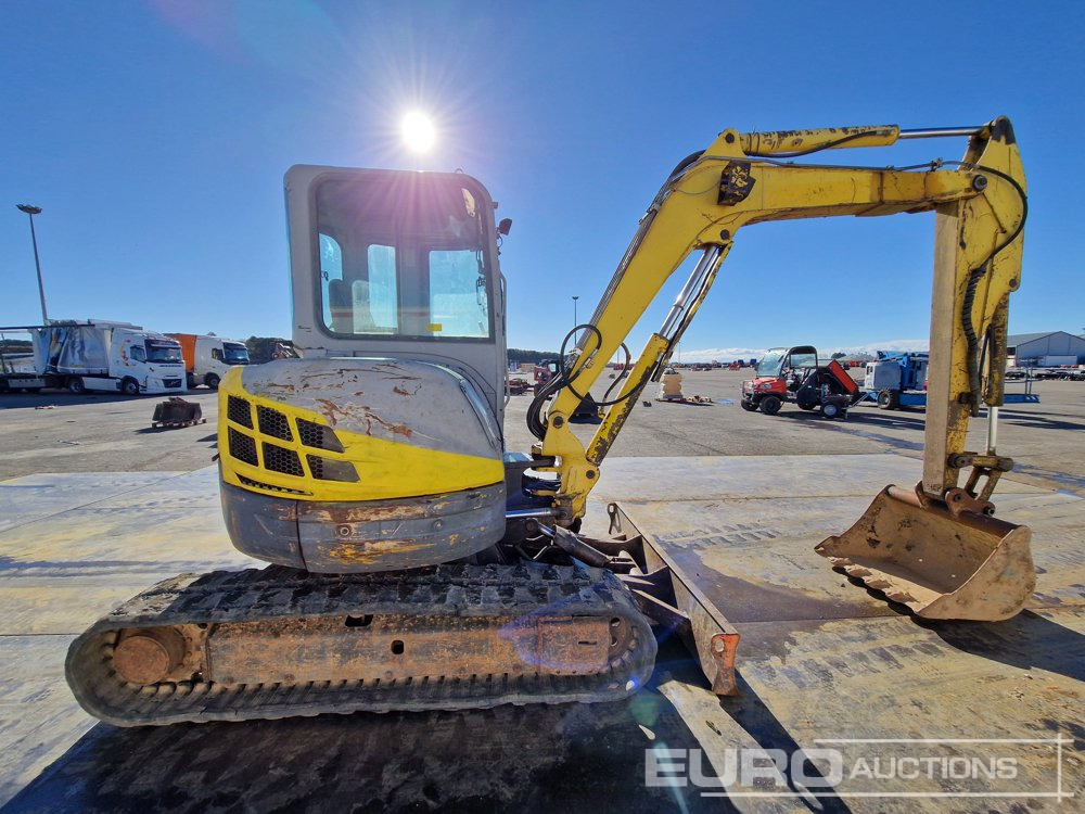 Minibagger New Holland E50SR-2: das Bild 6 Minibagger New Holland E50SR-2: das Bild 6