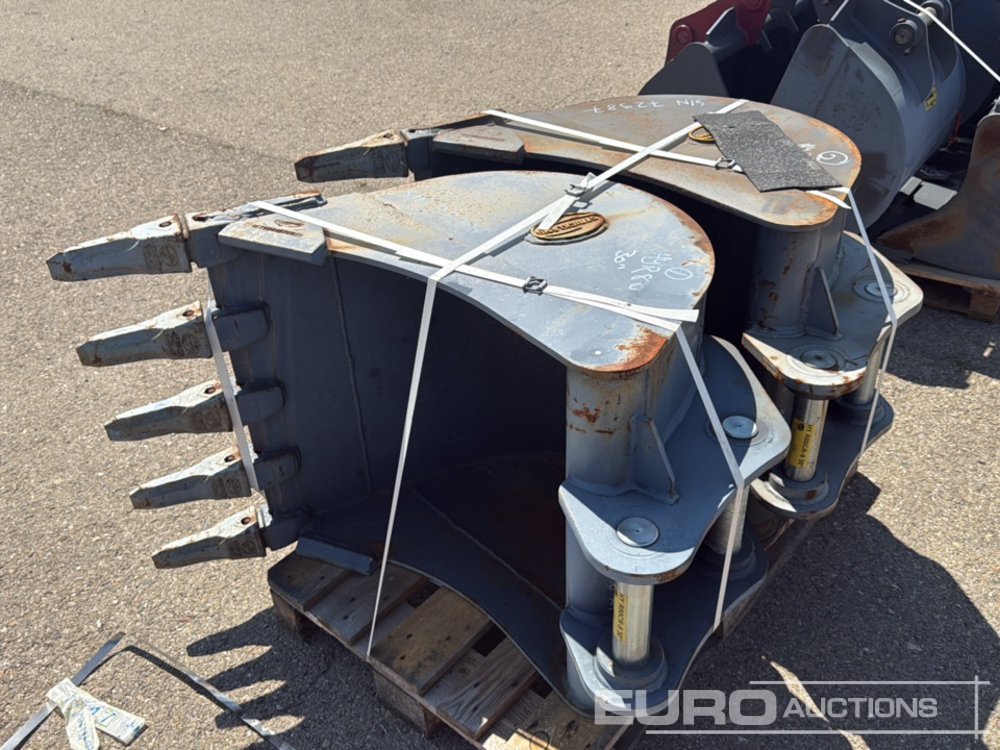 Unused Strickland 30" Digging Bucket (2 of) 60mm Pin to suit 10+ Ton Excavator - Schaufel: das Bild 1 Unused Strickland 30" Digging Bucket (2 of) 60mm Pin to suit 10+ Ton Excavator - Schaufel: das Bild 1