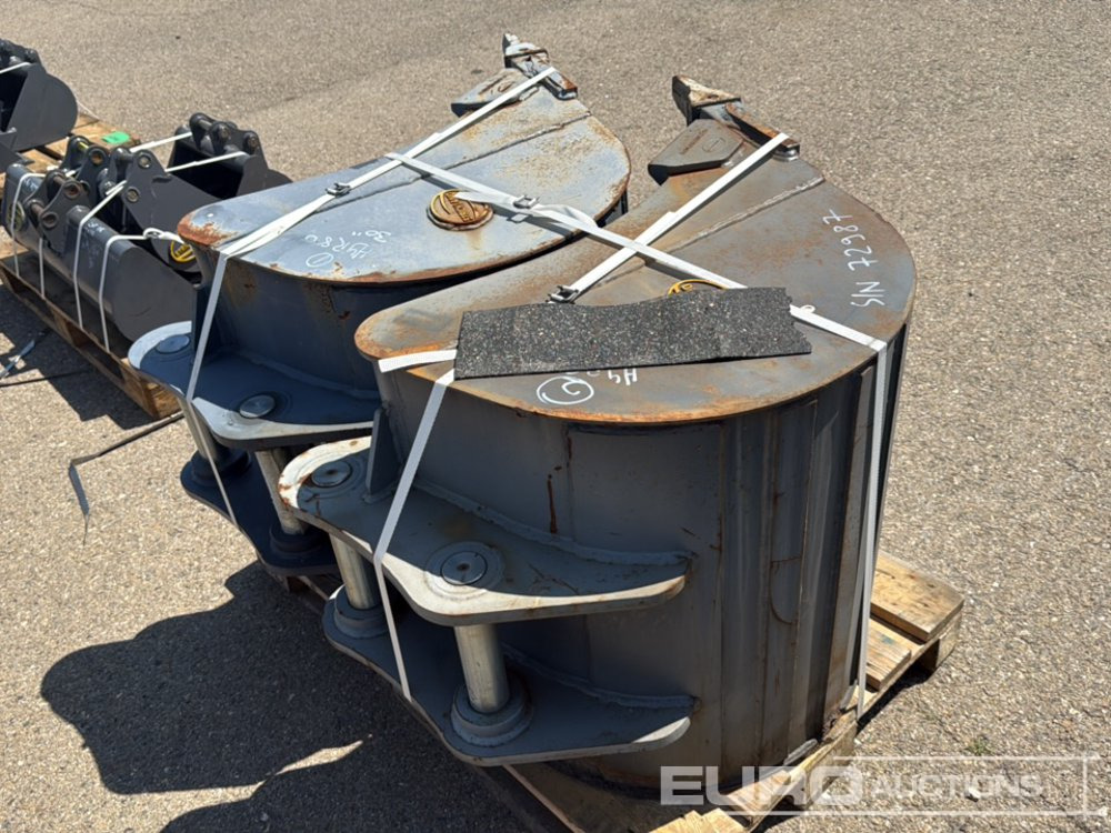 Unused Strickland 30" Digging Bucket (2 of) 60mm Pin to suit 10+ Ton Excavator - Schaufel: das Bild 2 Unused Strickland 30" Digging Bucket (2 of) 60mm Pin to suit 10+ Ton Excavator - Schaufel: das Bild 2