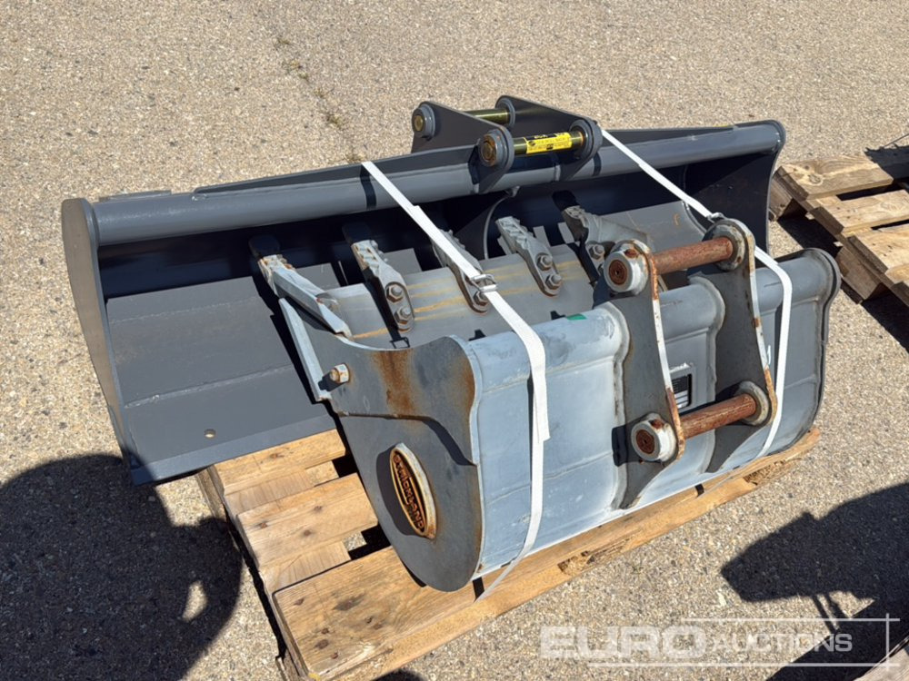 Unused Strickland 60" Ditching, 30" Digging Buckets 30mm Pin to suit JCB 2CX Excavator - Schaufel: das Bild 1 Unused Strickland 60" Ditching, 30" Digging Buckets 30mm Pin to suit JCB 2CX Excavator - Schaufel: das Bild 1