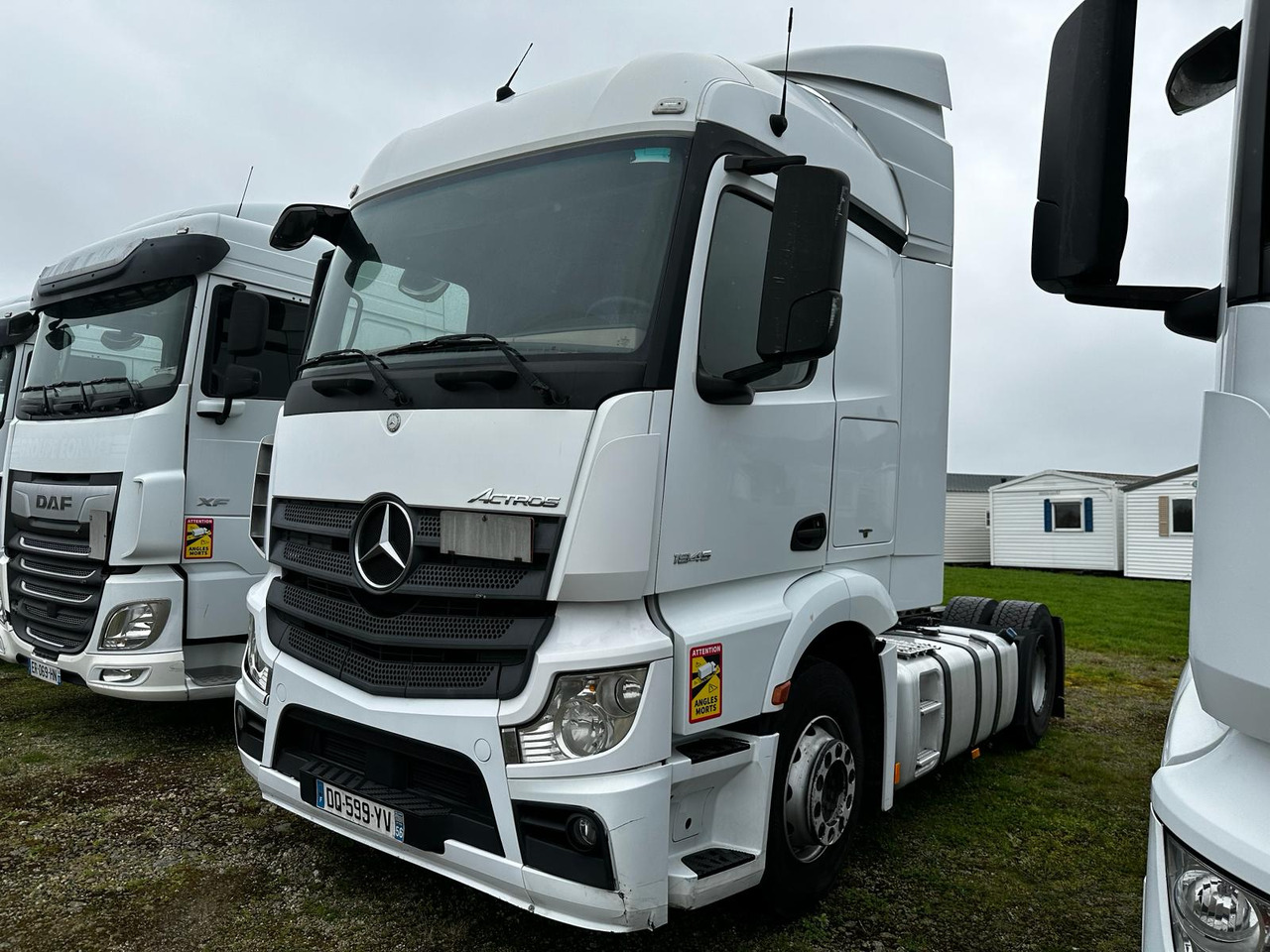 Tracteur routier Mercedes-Benz Actros 1845 DQ-599-YV - Sattelzugmaschine: das Bild 2 Tracteur routier Mercedes-Benz Actros 1845 DQ-599-YV - Sattelzugmaschine: das Bild 2