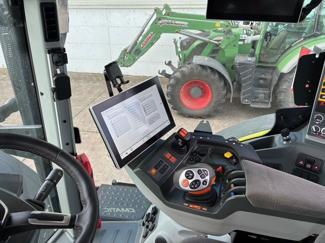 Claas Axion 870 CMATIC - Traktor: das Bild 4 Claas Axion 870 CMATIC - Traktor: das Bild 4
