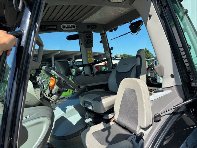 Deutz-Fahr Agrotron 6215 TTV Warrior-RTK - Traktor: das Bild 2 Deutz-Fahr Agrotron 6215 TTV Warrior-RTK - Traktor: das Bild 2