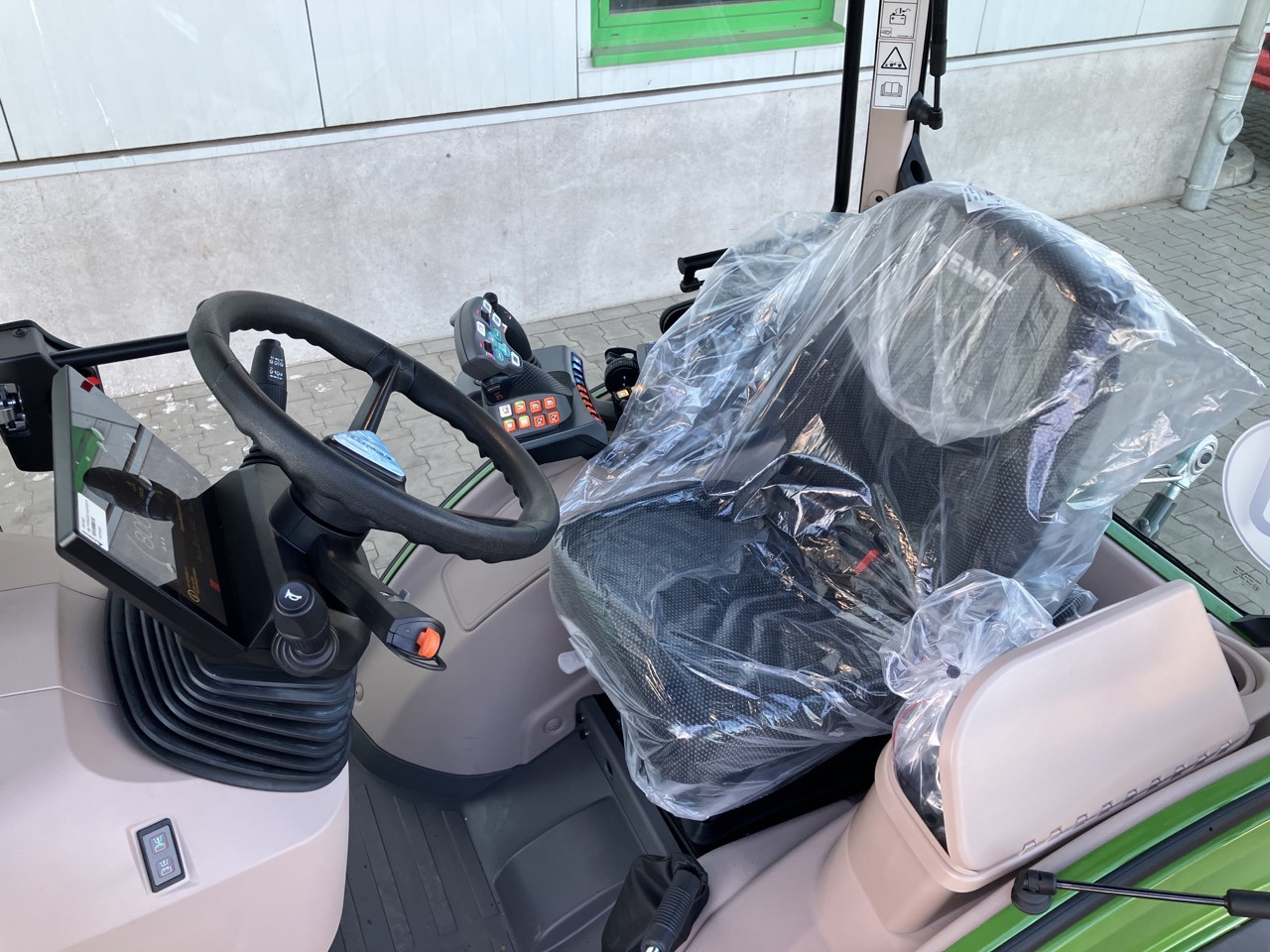 Fendt 211V Vario Gen3 Profi Setting - Traktor: das Bild 4 Fendt 211V Vario Gen3 Profi Setting - Traktor: das Bild 4