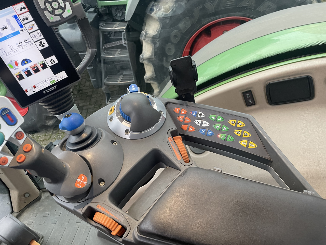 Fendt 718 Power Plus - Traktor: das Bild 3 Fendt 718 Power Plus - Traktor: das Bild 3