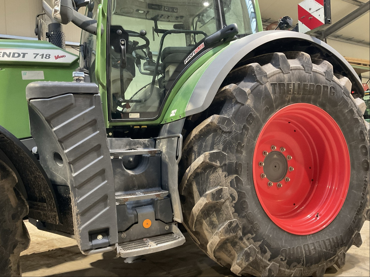 Fendt 718 Vario S4 ProfiPlus - Traktor: das Bild 4 Fendt 718 Vario S4 ProfiPlus - Traktor: das Bild 4