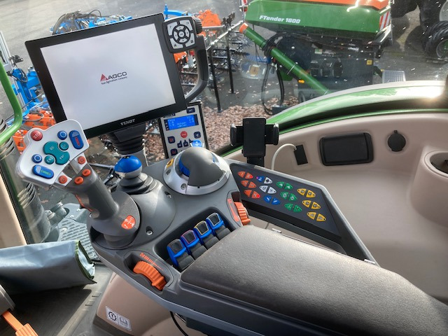 Fendt 720 Vario S4 ProfiPlus - Traktor: das Bild 4 Fendt 720 Vario S4 ProfiPlus - Traktor: das Bild 4