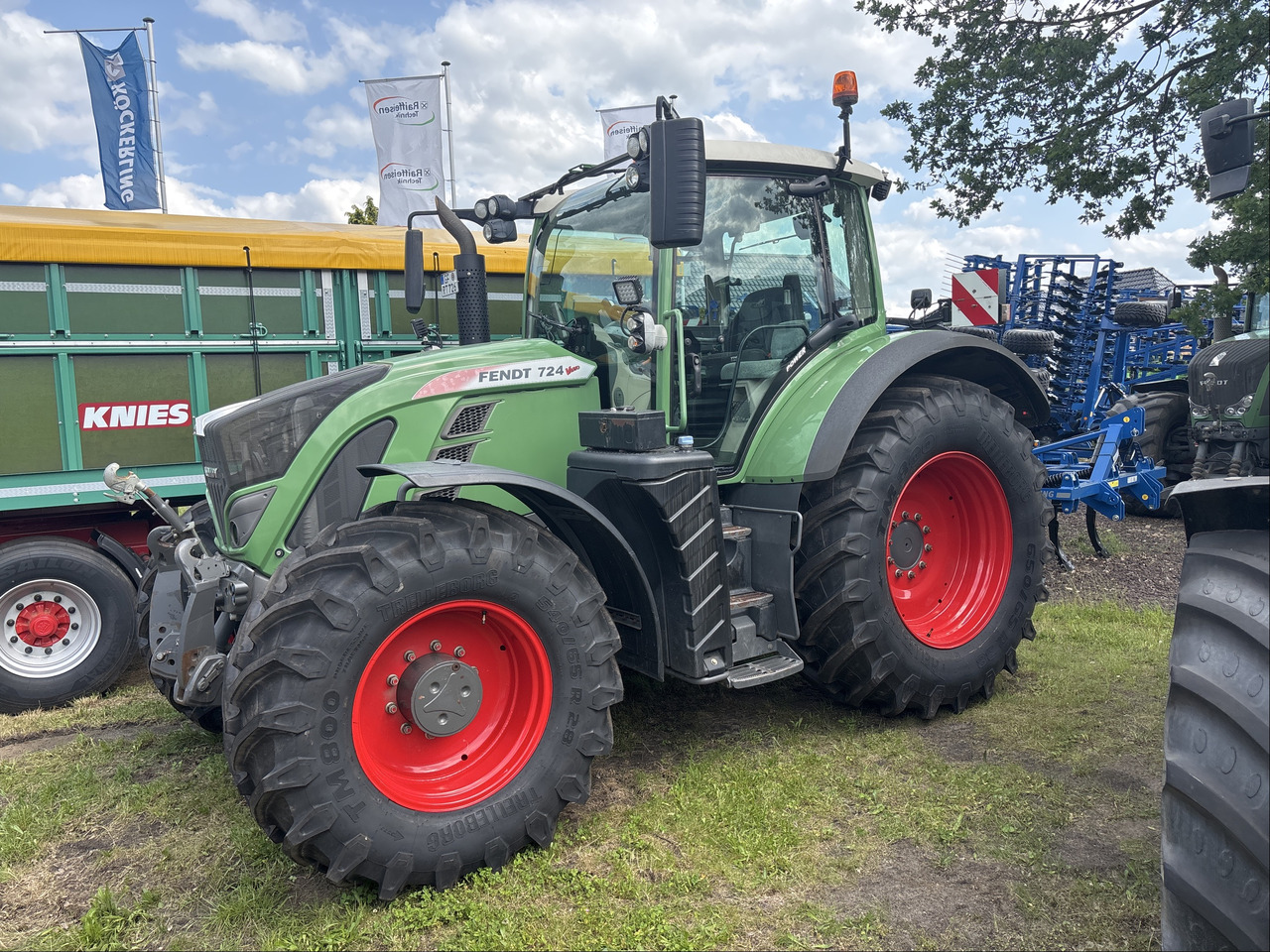 Fendt 724 Power - Traktor: das Bild 1 Fendt 724 Power - Traktor: das Bild 1