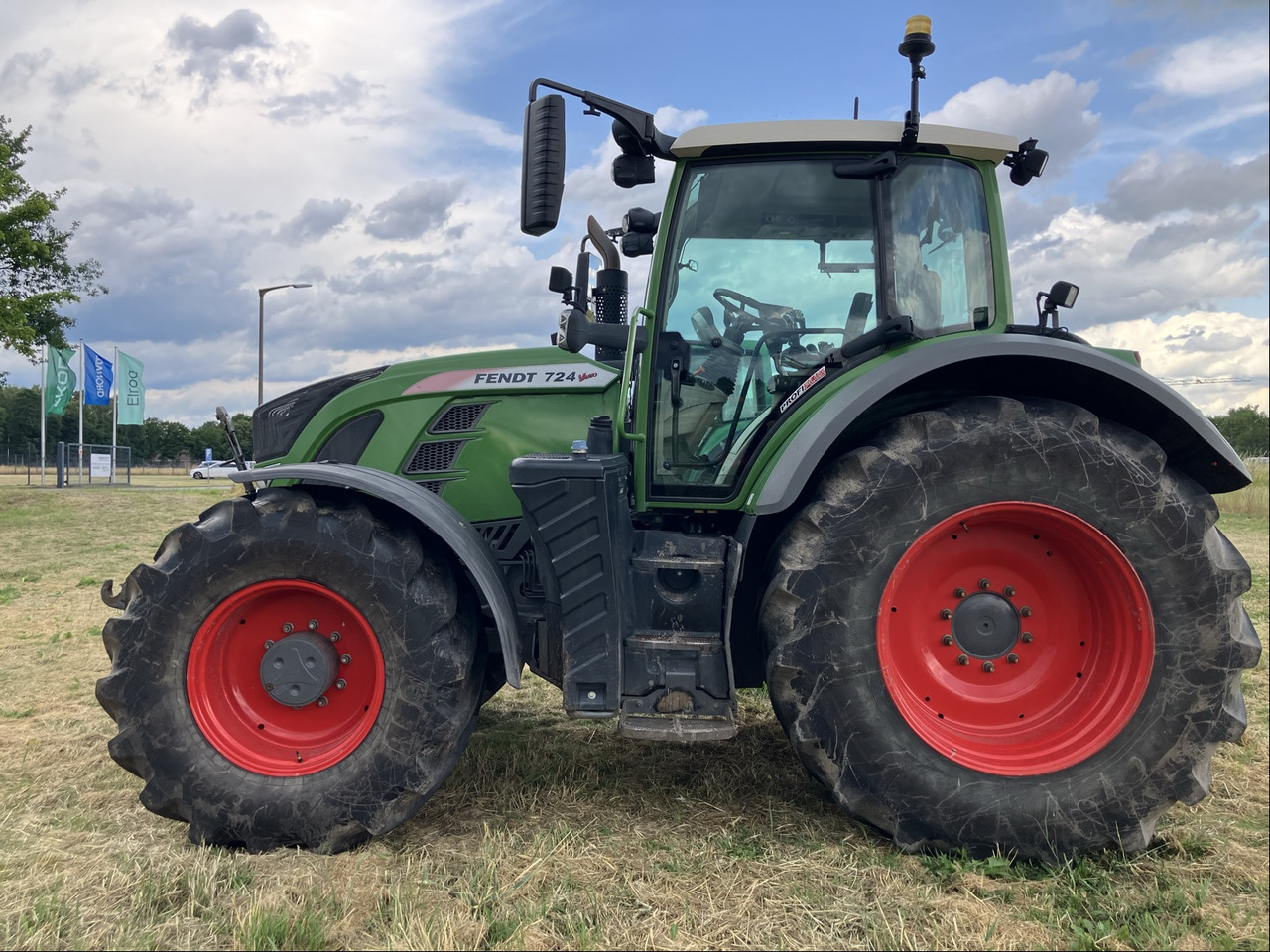 Fendt 724 Vario S4 - Traktor: das Bild 1 Fendt 724 Vario S4 - Traktor: das Bild 1