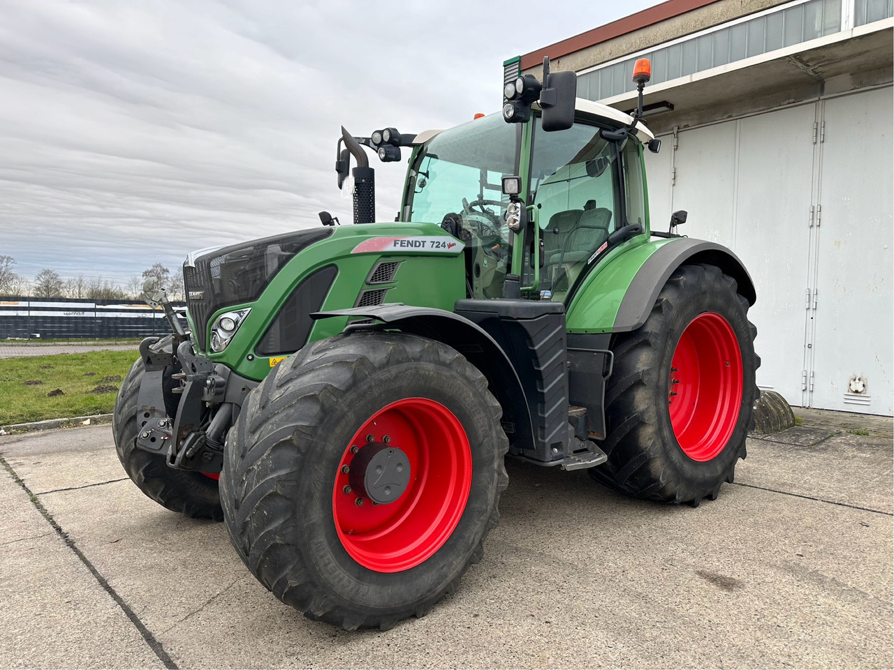 Fendt 724 Vario S4 Profi Plus - Traktor: das Bild 1 Fendt 724 Vario S4 Profi Plus - Traktor: das Bild 1