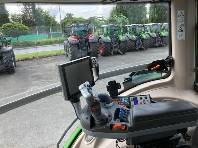 Fendt 824 Vario S4 ProfiPlus - Traktor: das Bild 4 Fendt 824 Vario S4 ProfiPlus - Traktor: das Bild 4