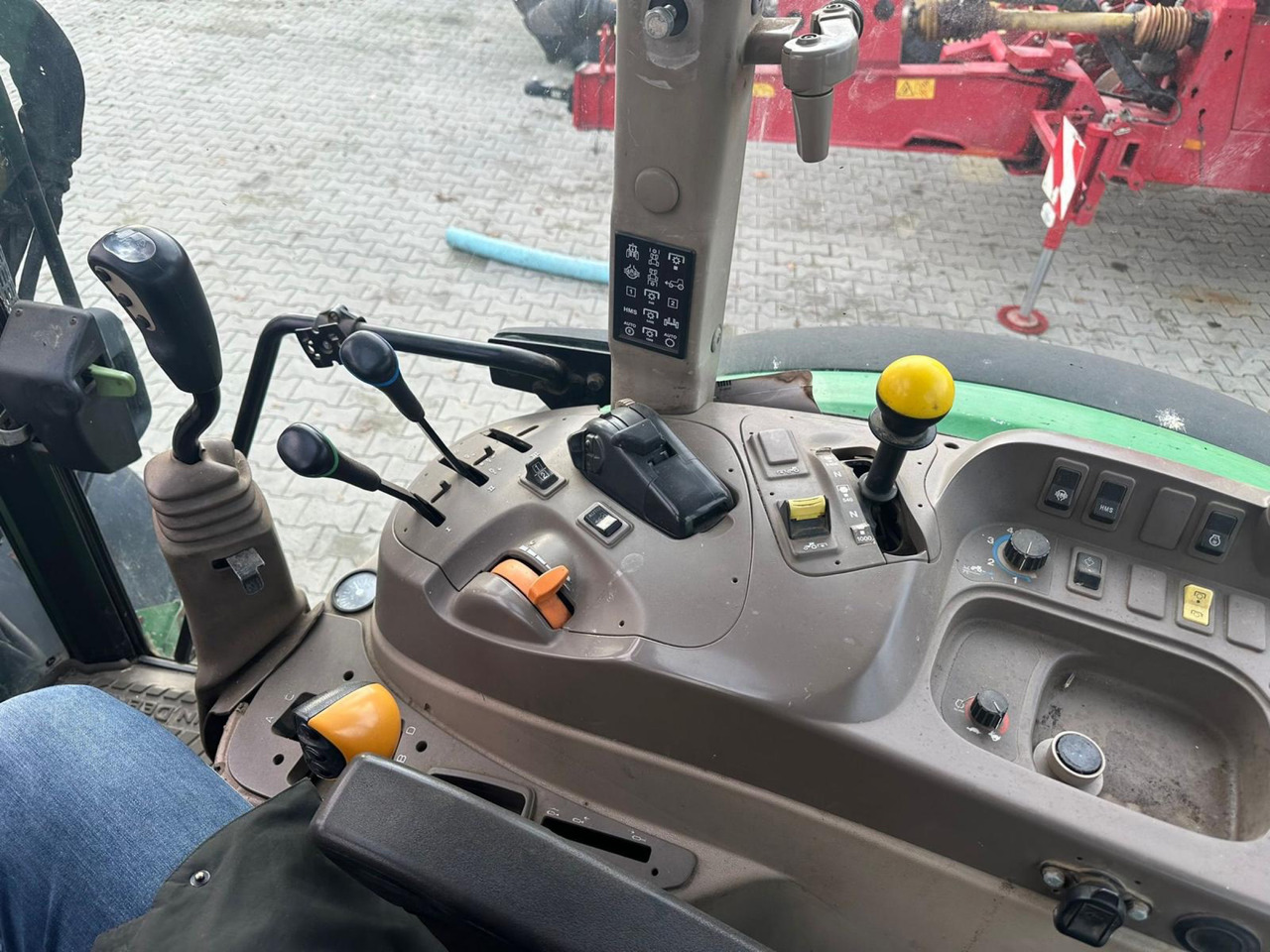 John Deere 5100 R - Traktor: das Bild 3 John Deere 5100 R - Traktor: das Bild 3