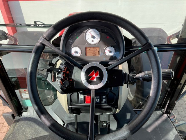 Massey Ferguson 5712 M 4WD Cab Essential - Traktor: das Bild 5 Massey Ferguson 5712 M 4WD Cab Essential - Traktor: das Bild 5