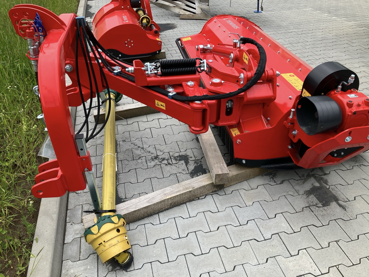 Tehnos Mulcher MB 220R PROFI LW - Schlegelmäher: das Bild 2 Tehnos Mulcher MB 220R PROFI LW - Schlegelmäher: das Bild 2