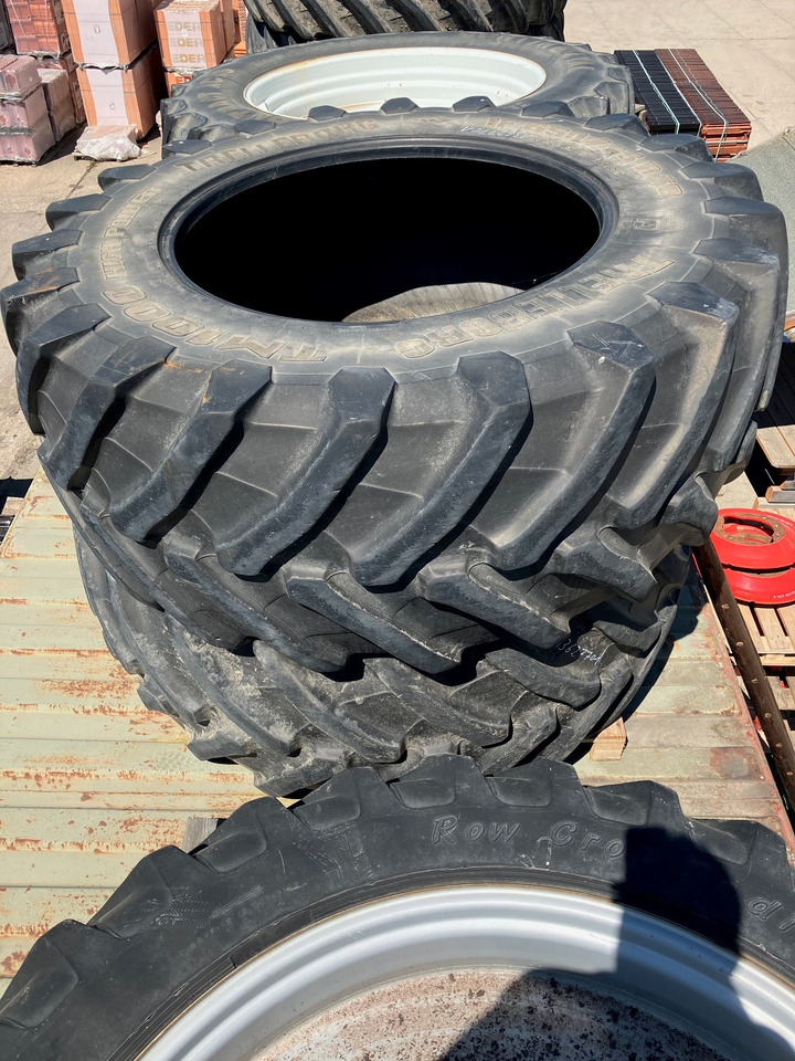 Trelleborg 650/65R38 TM1000 - Felgen und Reifen: das Bild 1 Trelleborg 650/65R38 TM1000 - Felgen und Reifen: das Bild 1