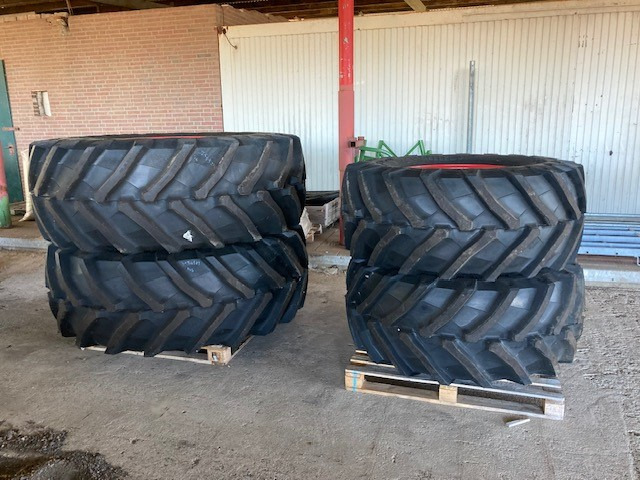 Trelleborg 650/75R38 600/65R28 - Felgen und Reifen: das Bild 1 Trelleborg 650/75R38 600/65R28 - Felgen und Reifen: das Bild 1