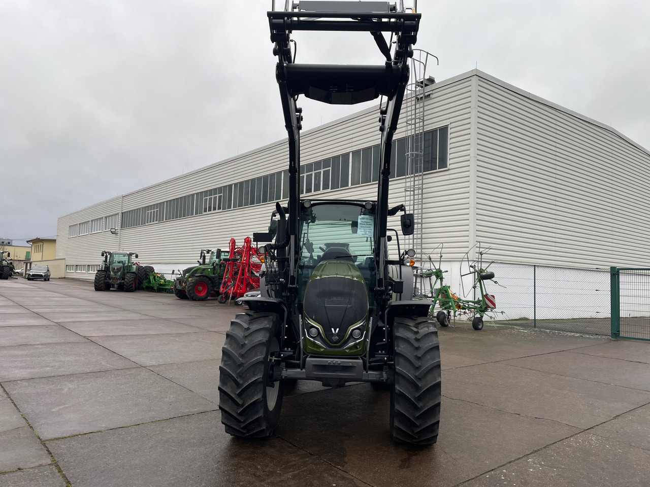Valtra A105MH4 2B0 - Traktor: das Bild 1 Valtra A105MH4 2B0 - Traktor: das Bild 1