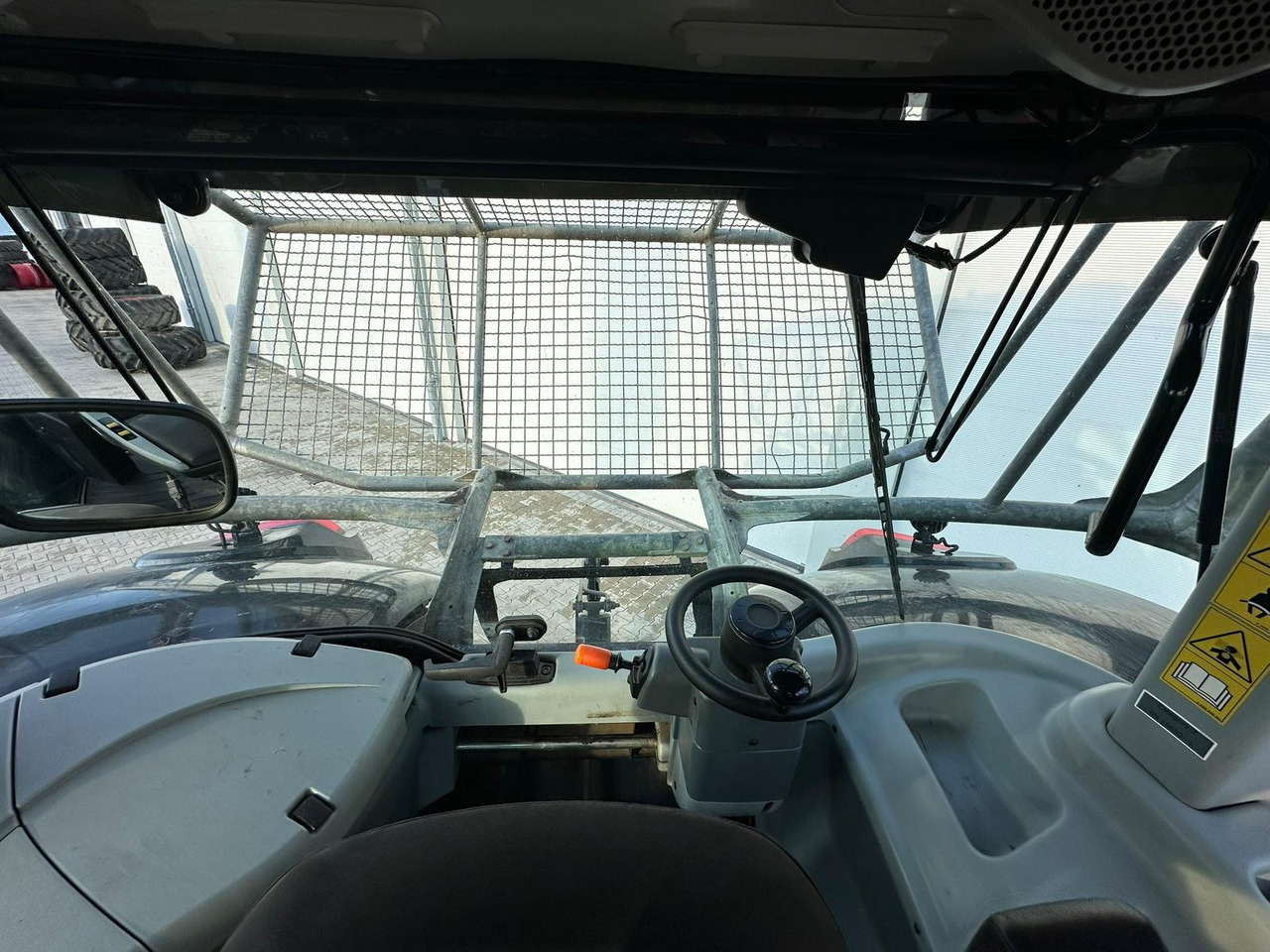 Traktor Valtra S 374: das Bild 12