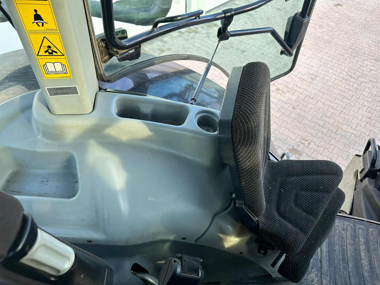 Traktor Valtra S 374: das Bild 14