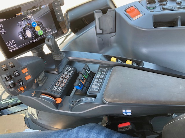 Valtra T 235 Versu - Traktor: das Bild 4 Valtra T 235 Versu - Traktor: das Bild 4