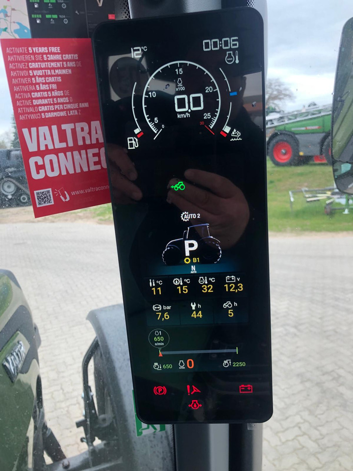 Valtra T175EA - Traktor: das Bild 2 Valtra T175EA - Traktor: das Bild 2