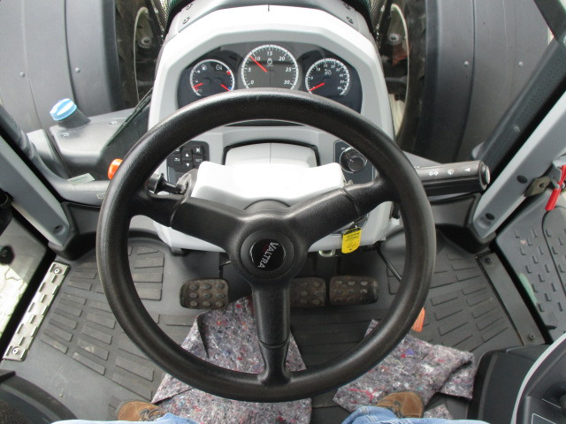 Valtra T194 Direct - Traktor: das Bild 2 Valtra T194 Direct - Traktor: das Bild 2