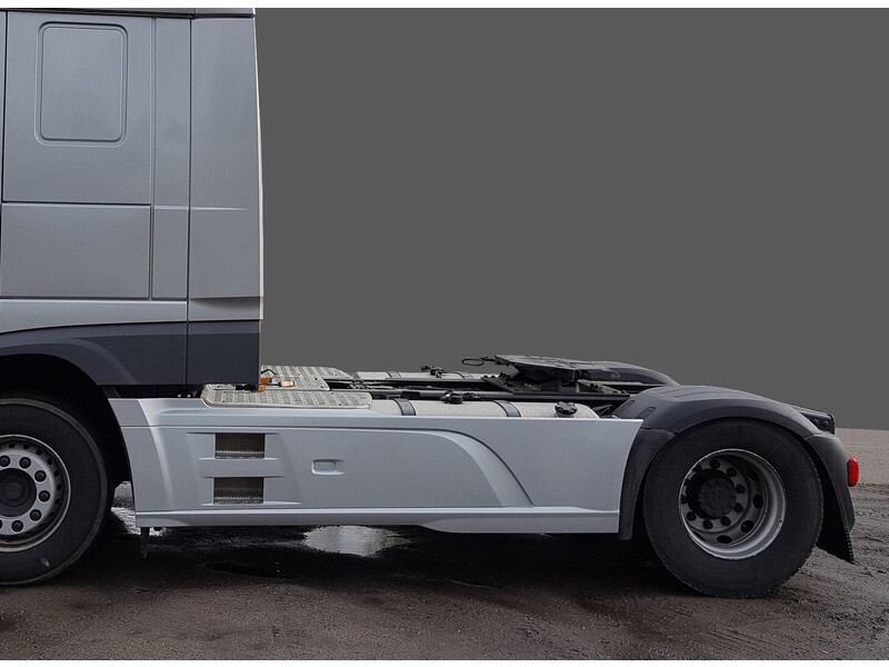 DAF XF106 E6 Sideskirts / Fairings - Aeropack/ Spoiler für LKW: das Bild 2 DAF XF106 E6 Sideskirts / Fairings - Aeropack/ Spoiler für LKW: das Bild 2