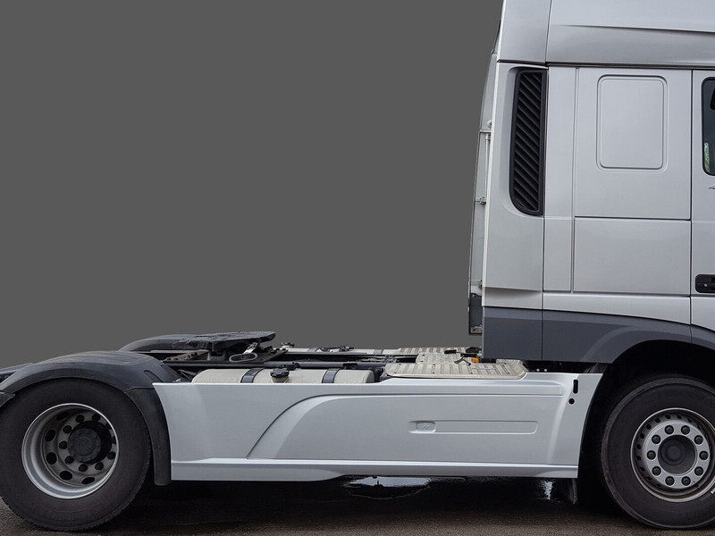 DAF XF106 E6 Sideskirts / Fairings - Aeropack/ Spoiler für LKW: das Bild 1 DAF XF106 E6 Sideskirts / Fairings - Aeropack/ Spoiler für LKW: das Bild 1