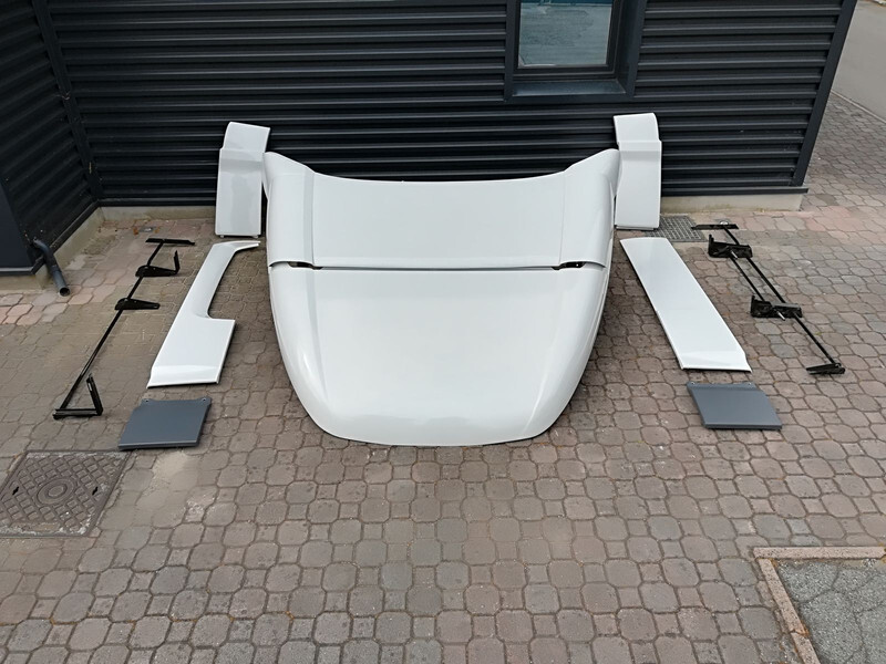 DAF XF106 Euro 6 SPACE CAB - Aeropack/ Spoiler für LKW: das Bild 4 DAF XF106 Euro 6 SPACE CAB - Aeropack/ Spoiler für LKW: das Bild 4