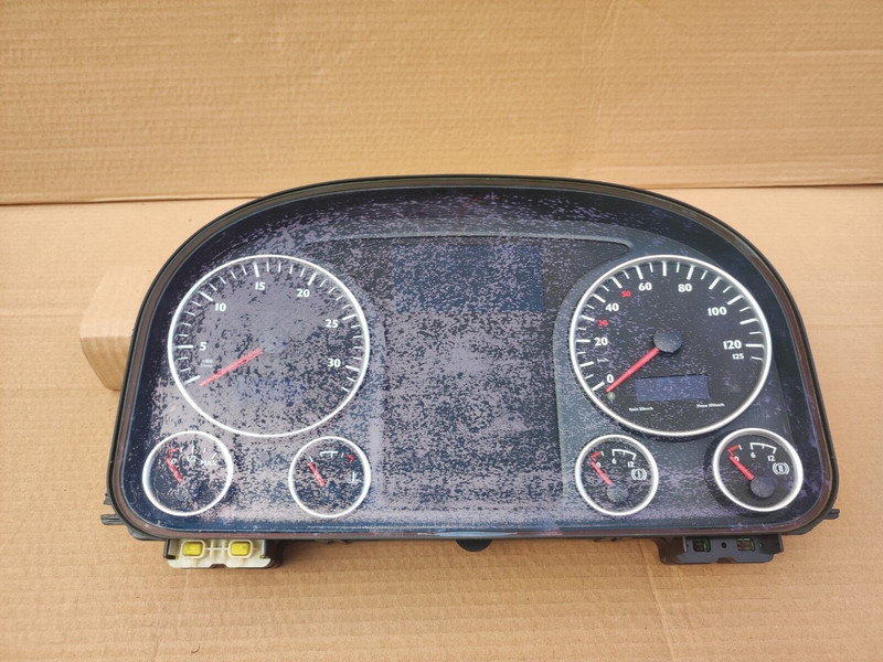 MAN CLUSTER - DISPLAY - Armaturenbrett für LKW: das Bild 2 MAN CLUSTER - DISPLAY - Armaturenbrett für LKW: das Bild 2