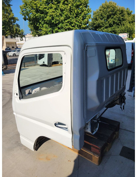 Mitsubishi Fuso RHD - S euro 6 - Fahrerhaus und Interieur für LKW: das Bild 4 Mitsubishi Fuso RHD - S euro 6 - Fahrerhaus und Interieur für LKW: das Bild 4
